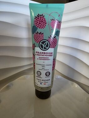Yves Rocher Raspberry & Peppermint Gel Body Scrub